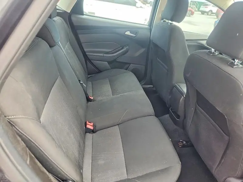 2017 FORD FOCUS SE  