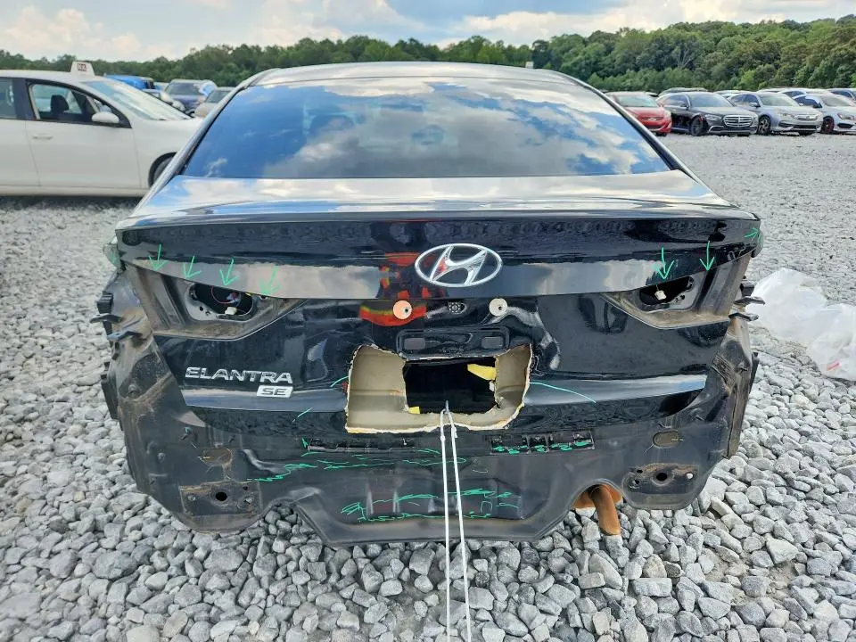2018 HYUNDAI ELANTRA SE  