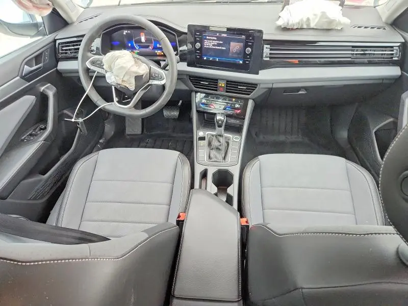 2025 VOLKSWAGEN JETTA SE  