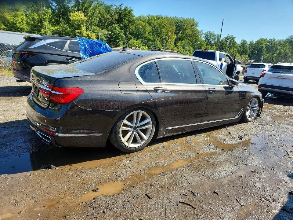 2016 BMW 750 XI  
