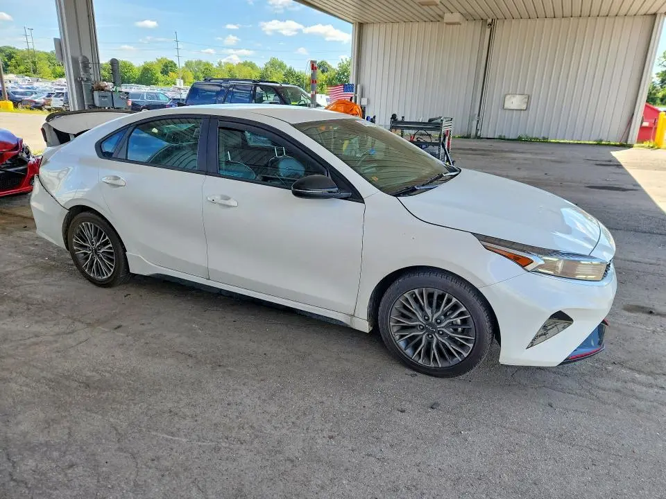 2023 KIA FORTE GT LINE  