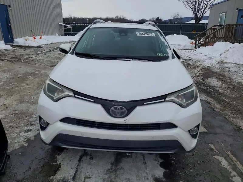 2017 TOYOTA RAV4 XLE  
