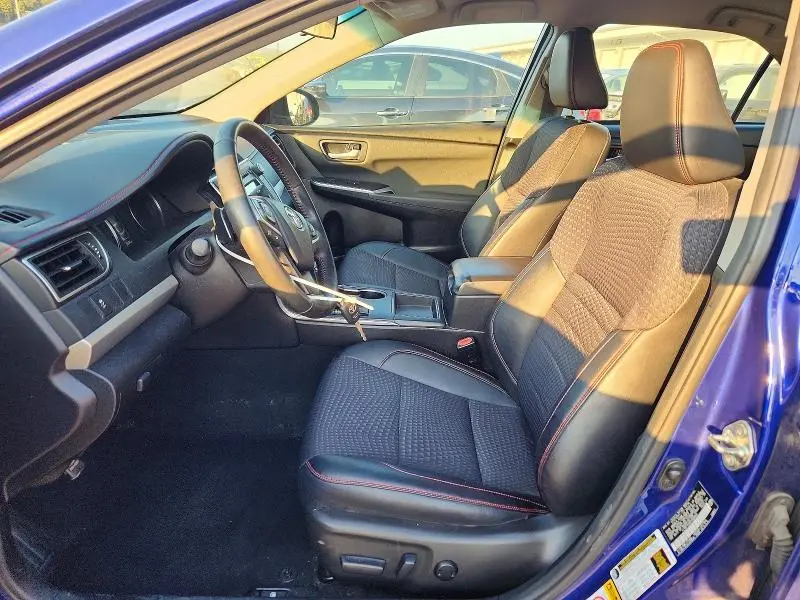 2015 TOYOTA CAMRY SE  