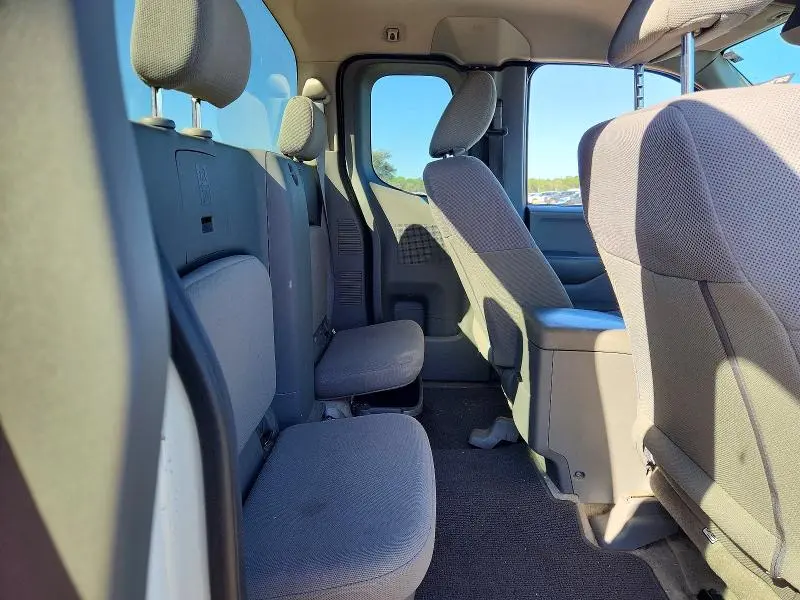 2016 NISSAN FRONTIER S  