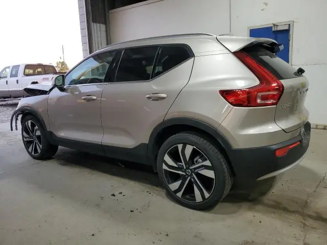 2023 VOLVO XC40 ULTIMATE  