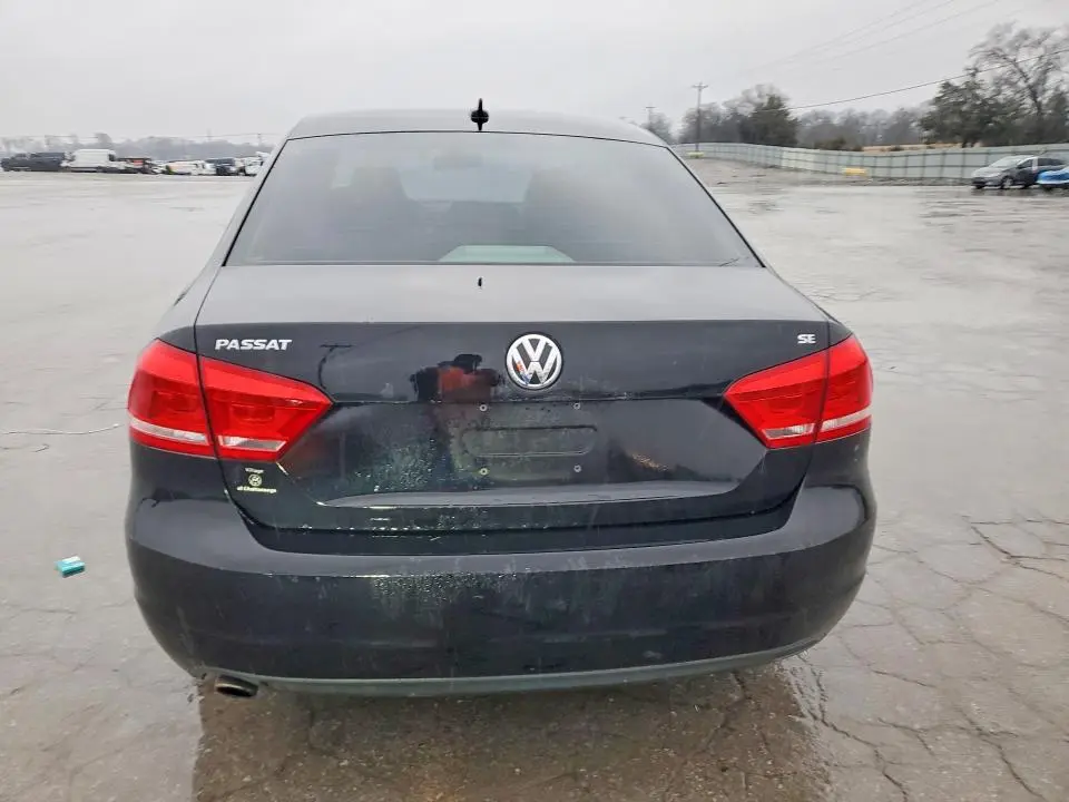 2013 VOLKSWAGEN PASSAT SE  