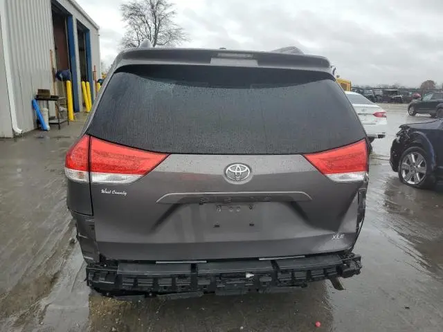 2012 TOYOTA SIENNA XLE  