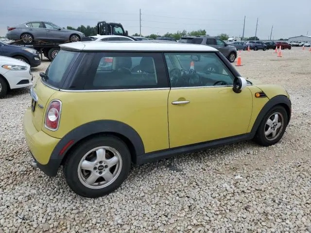 2011 MINI COOPER 