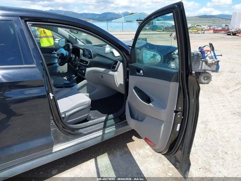 2019 HYUNDAI TUCSON SE