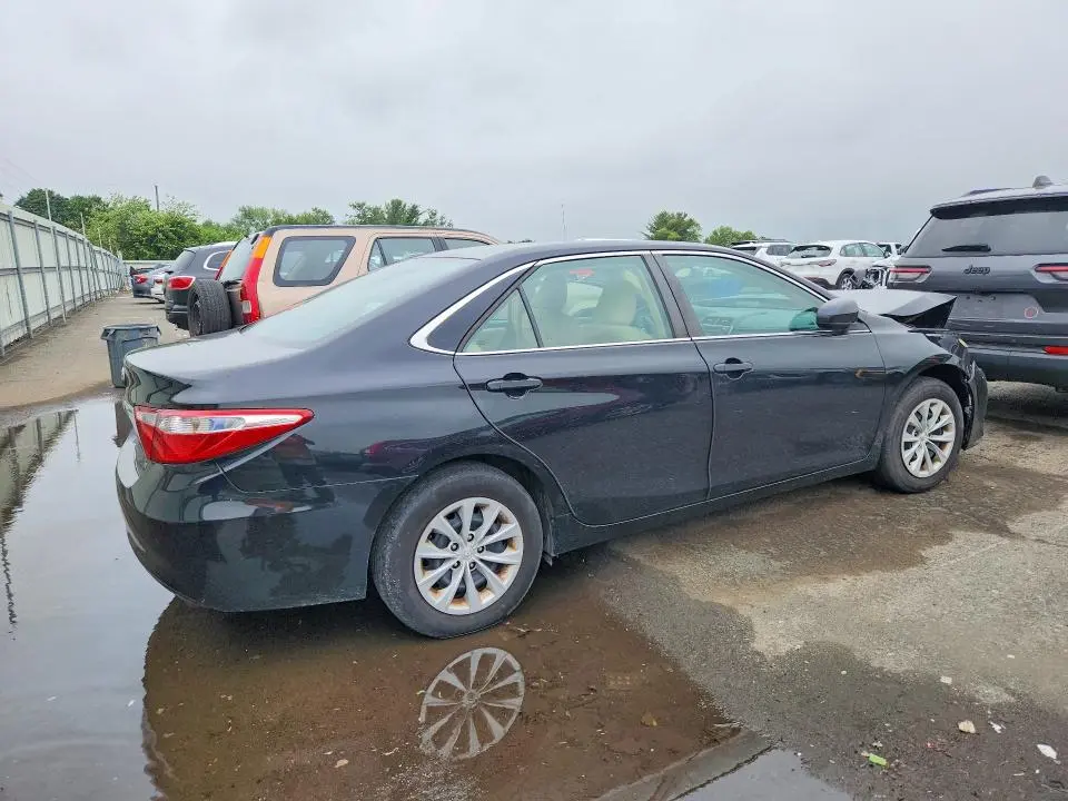 2016 TOYOTA CAMRY LE  