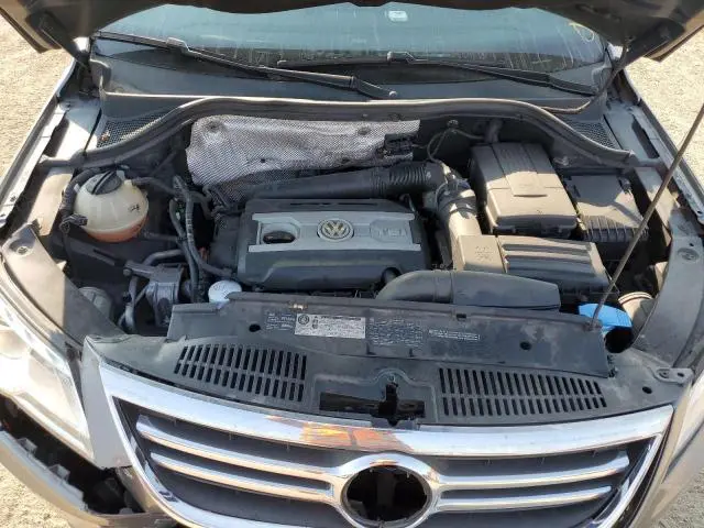 2010 VOLKSWAGEN TIGUAN SE  