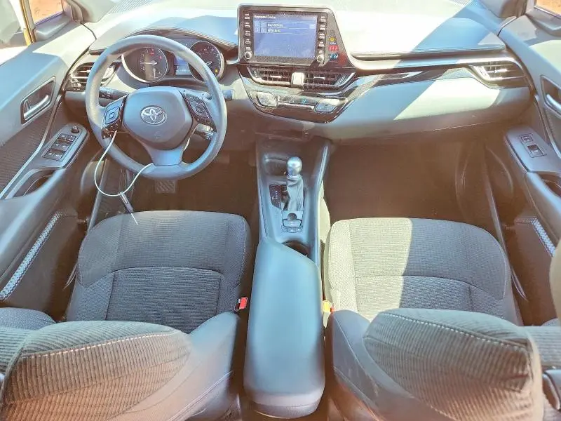 2019 TOYOTA C-HR LE  