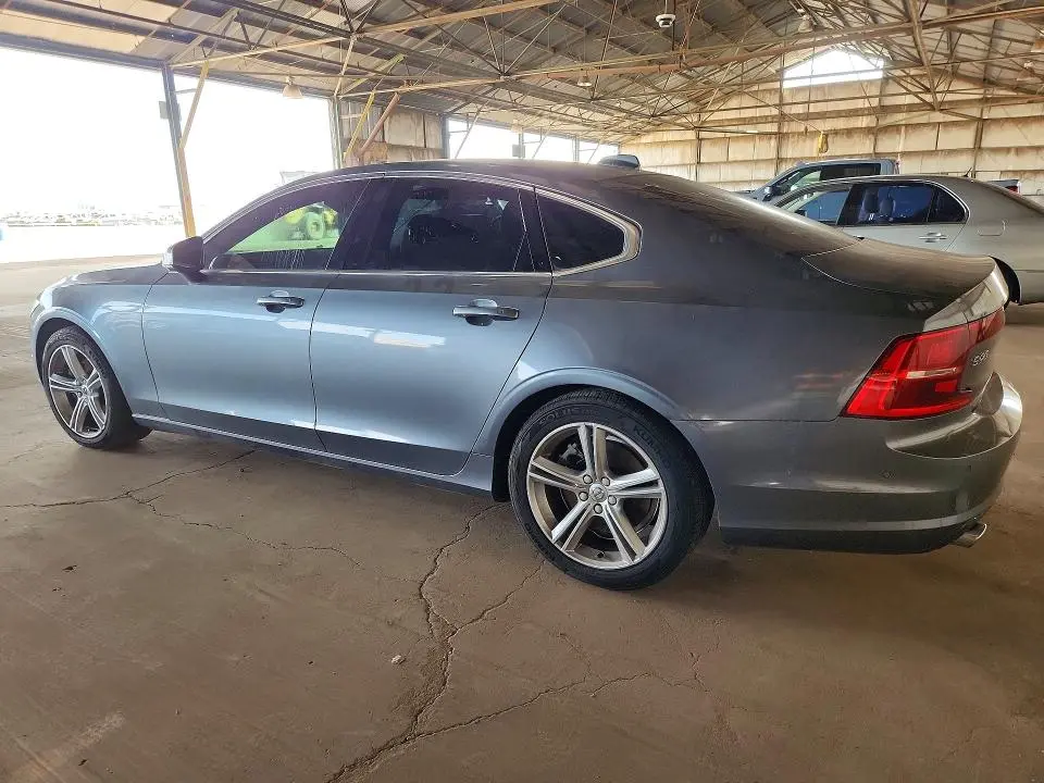 2017 VOLVO S90 T5 MOMENTUM  