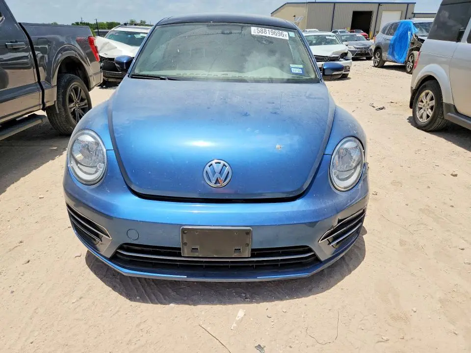 2019 VOLKSWAGEN BEETLE SE  