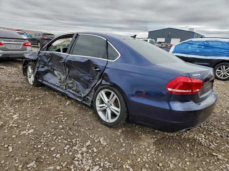 2015 VOLKSWAGEN PASSAT SE  