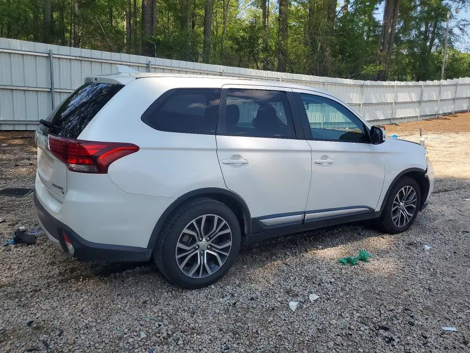2017 MITSUBISHI OUTLANDER SE  