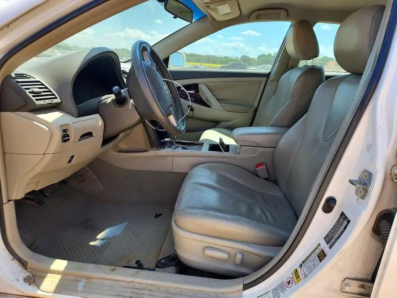 2010 TOYOTA CAMRY LE  