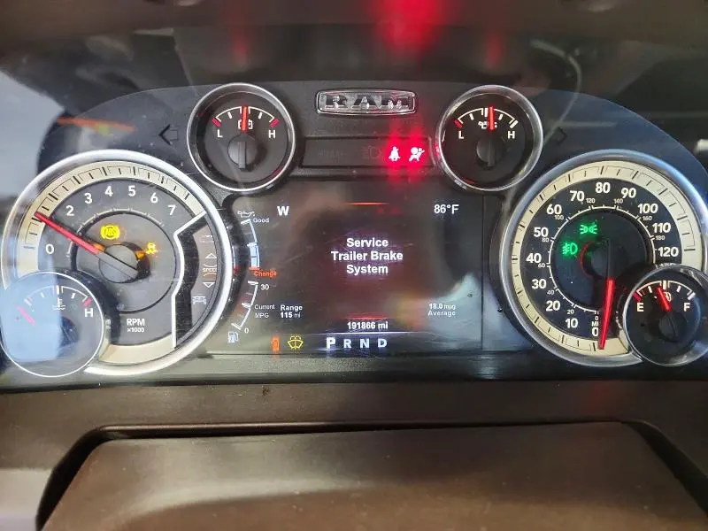 2017 RAM 1500 SLT  
