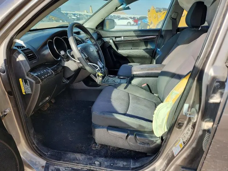 2011 KIA SORENTO BASE  