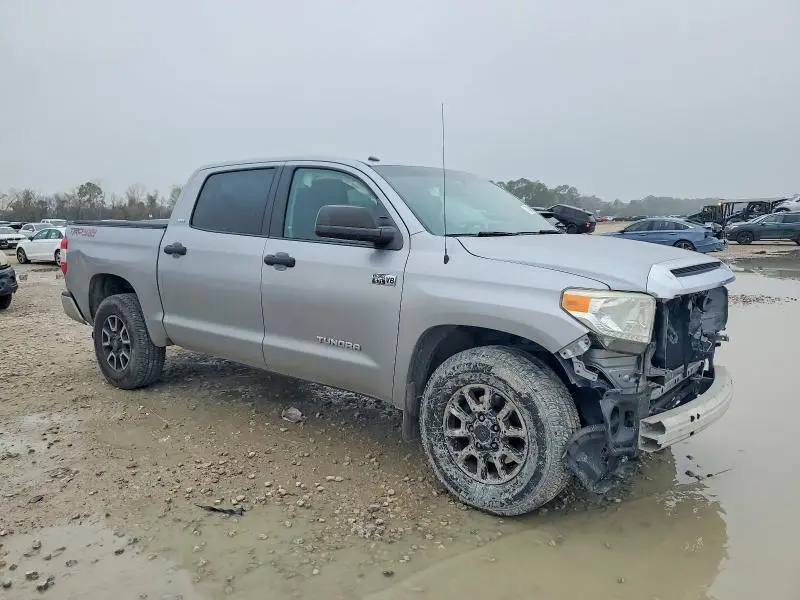 2015 TOYOTA TUNDRA CREWMAX SR5  