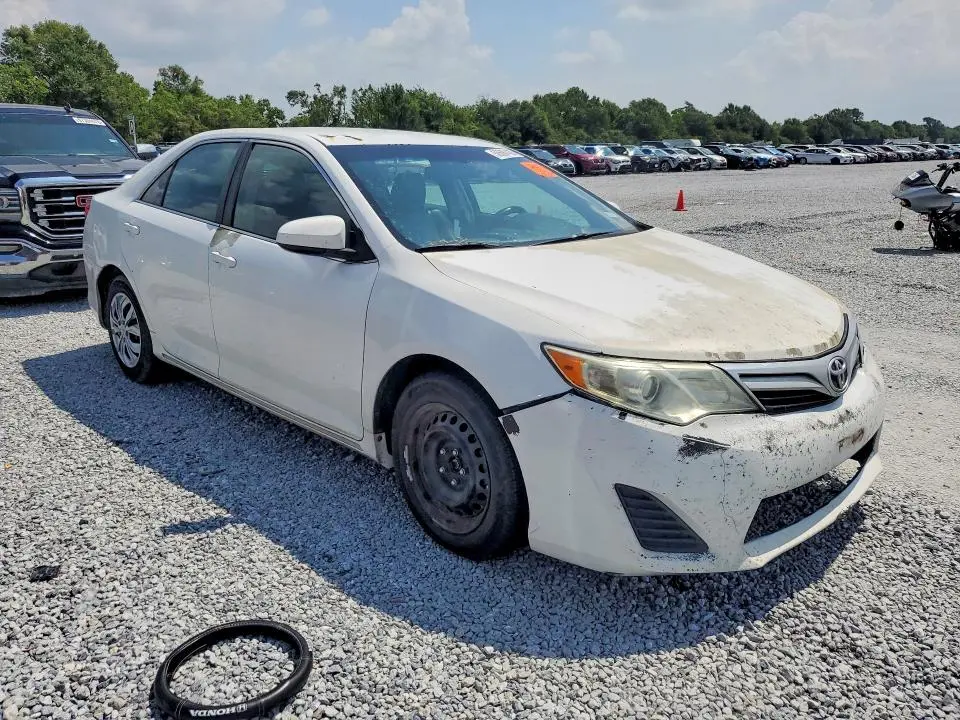 2014 TOYOTA CAMRY LE  