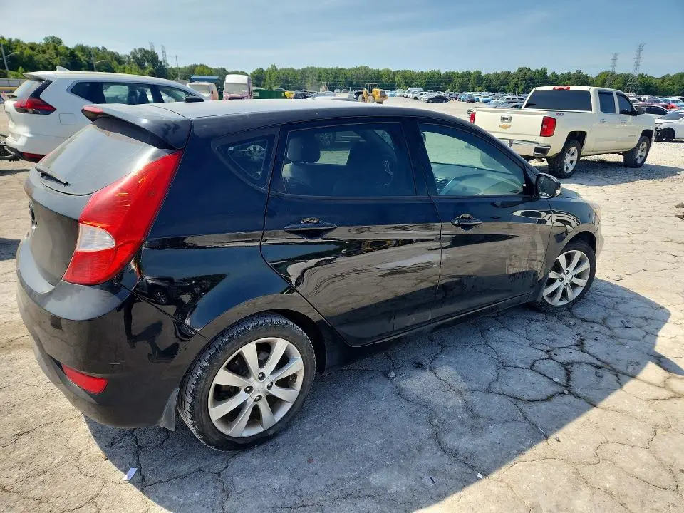 2013 HYUNDAI ACCENT SE  