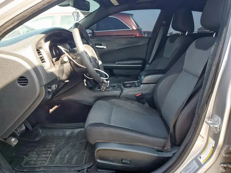 2017 DODGE CHARGER SE  