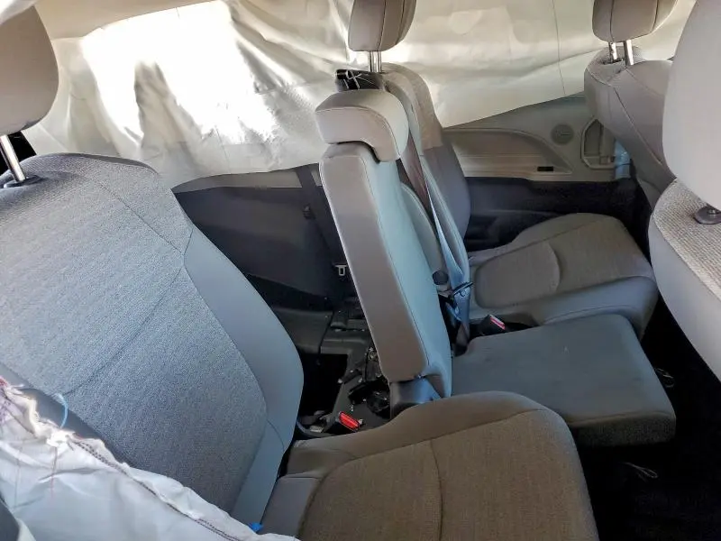 2024 TOYOTA SIENNA LE 8-PASSENGER  