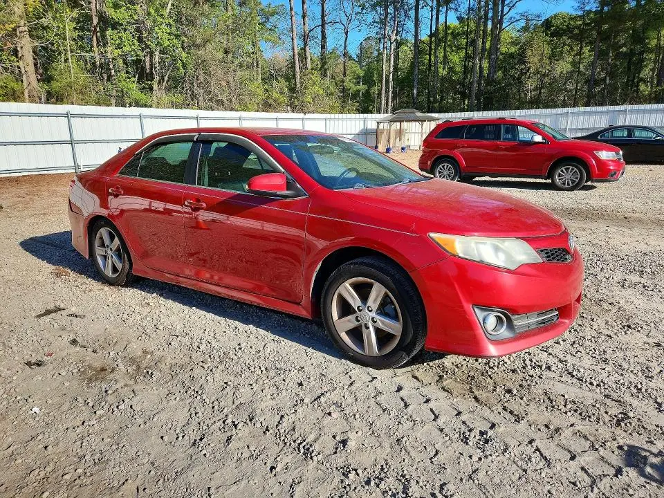 2014 TOYOTA CAMRY SE  