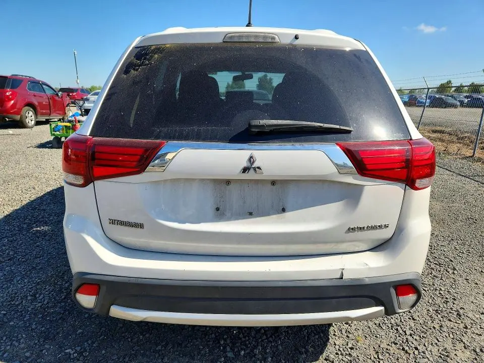 2016 MITSUBISHI OUTLANDER ES  
