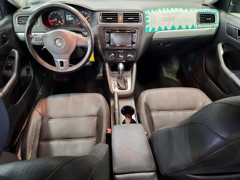 2011 VOLKSWAGEN JETTA SE  