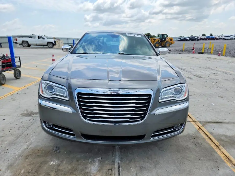 2011 CHRYSLER 300C   