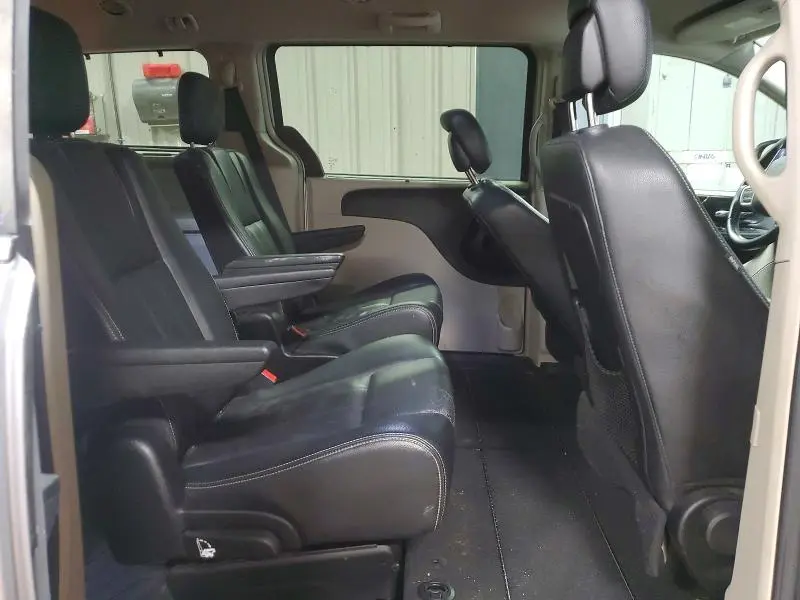 2013 CHRYSLER TOWN & COUNTRY TOURING  