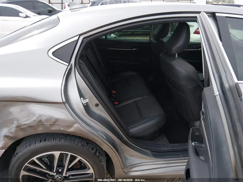 2025 TOYOTA CAMRY XLE