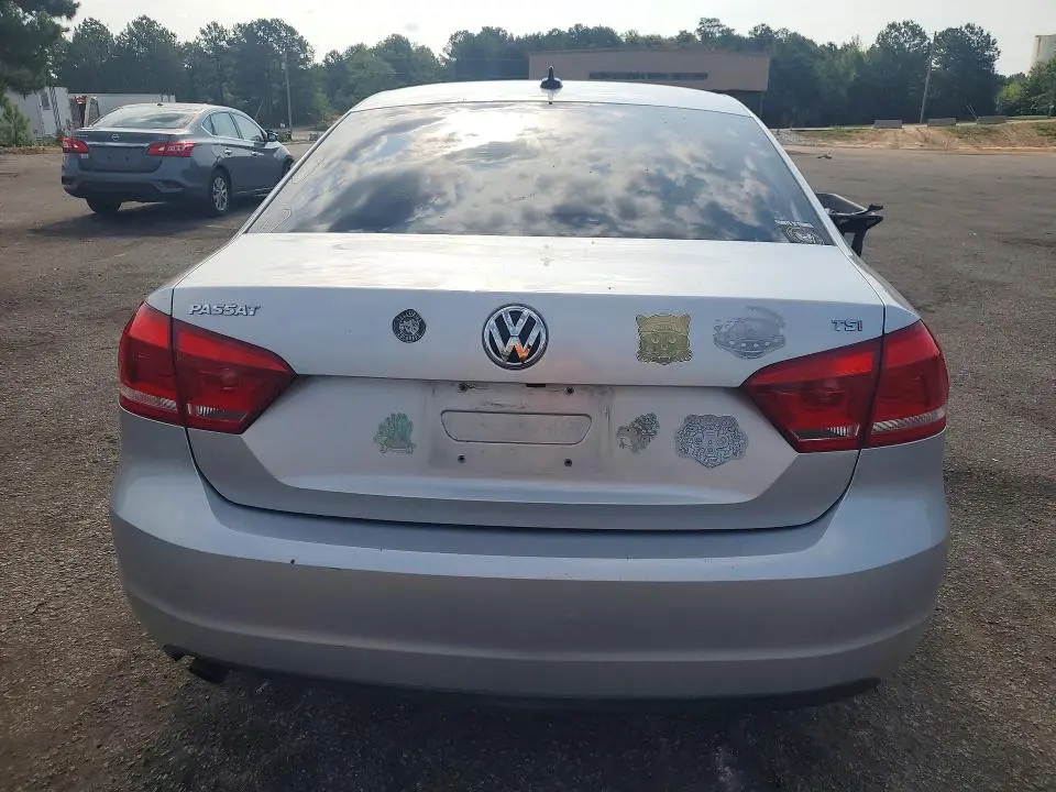 2015 VOLKSWAGEN PASSAT S  