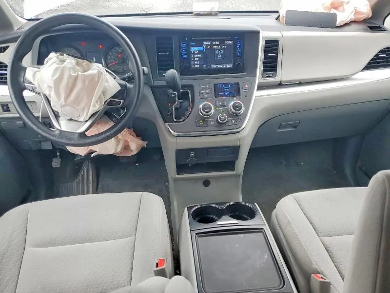 2015 TOYOTA SIENNA LE  