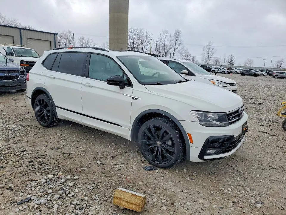 2020 VOLKSWAGEN TIGUAN SE  