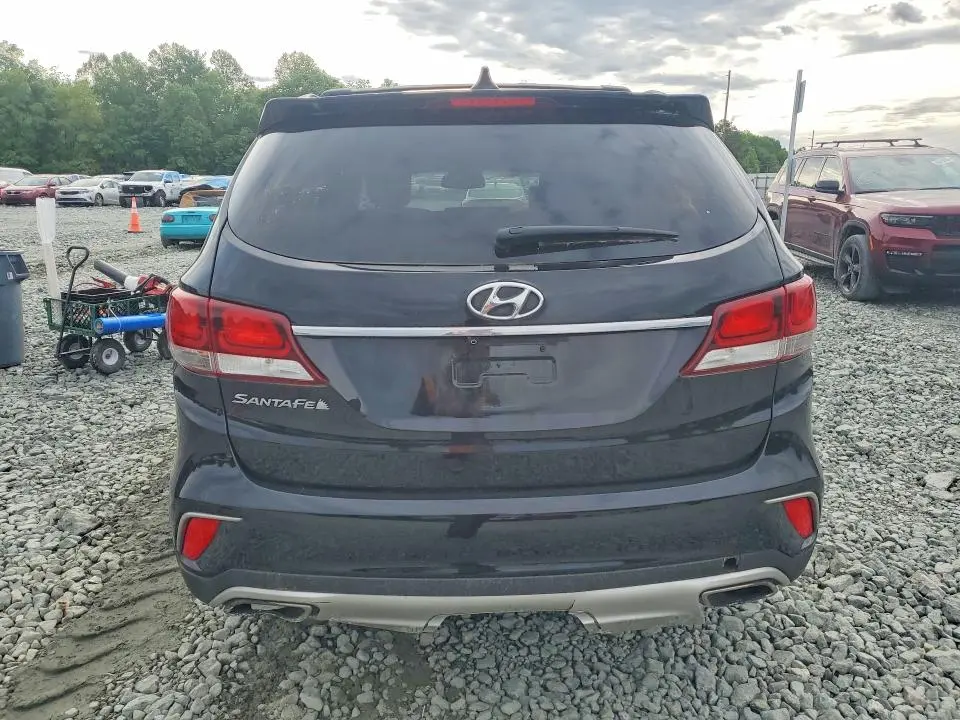 2017 HYUNDAI SANTA FE SE  