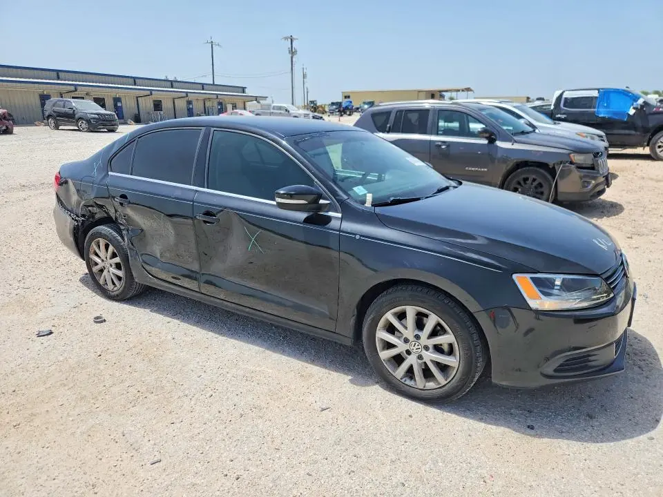 2013 VOLKSWAGEN JETTA SE  