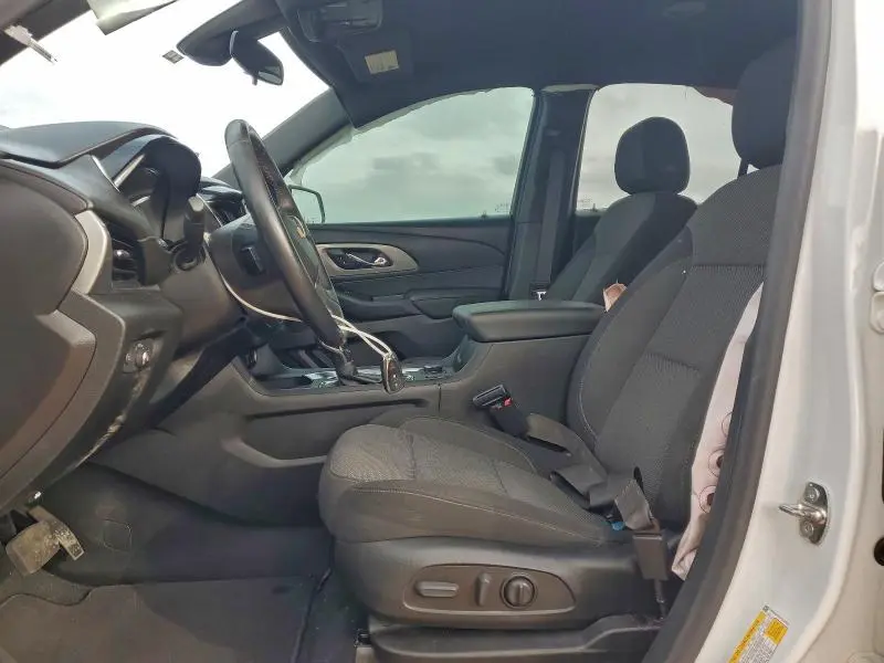 2023 CHEVROLET TRAVERSE LT  