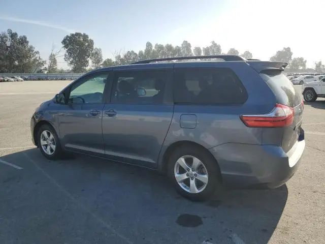 2017 TOYOTA SIENNA LE  