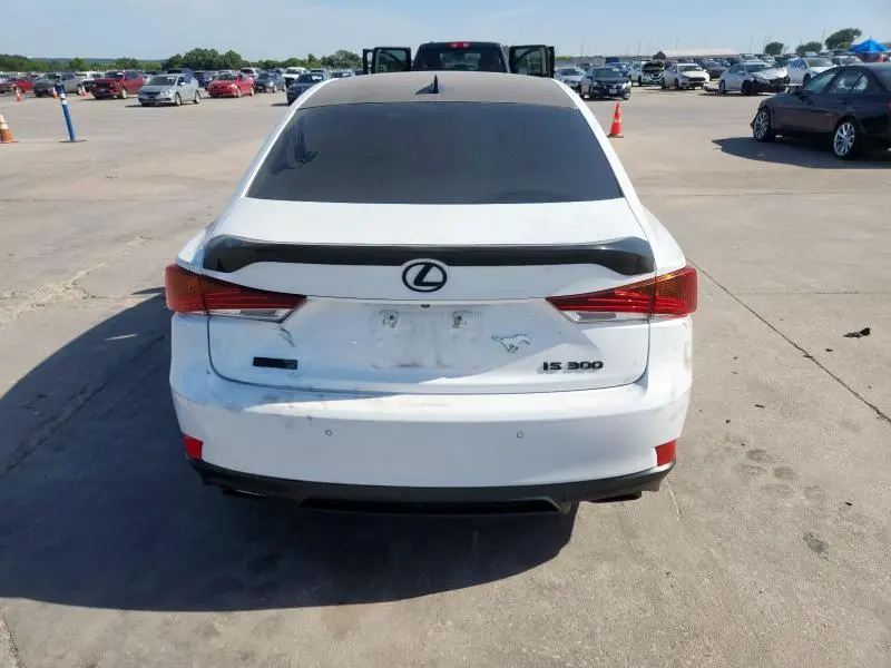 2019 LEXUS IS 300  
