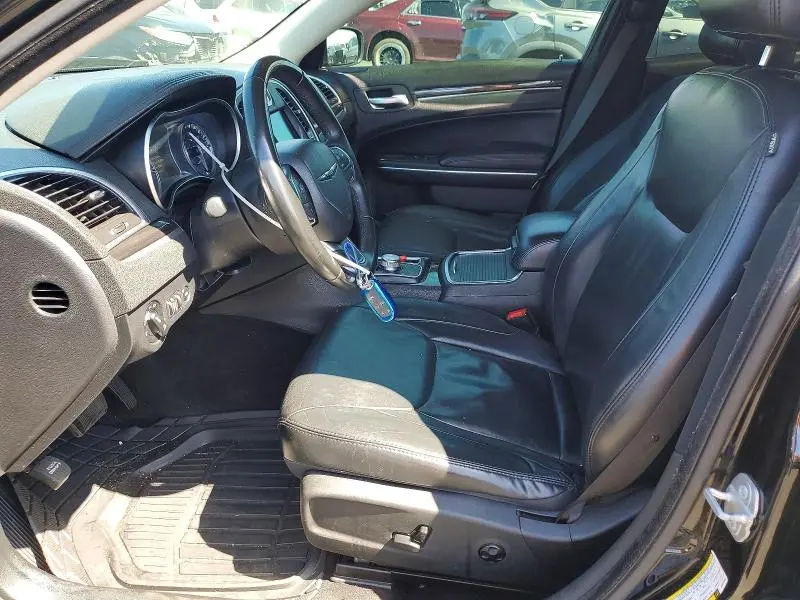 2016 CHRYSLER 300 LIMITED  