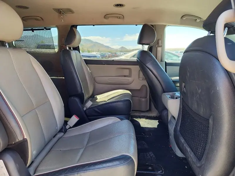2017 KIA SEDONA   