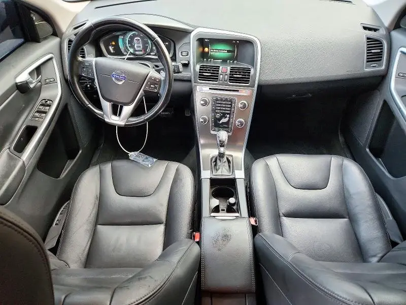 2015 VOLVO XC60 T6 PREMIER  