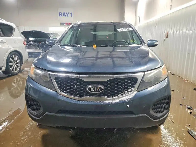 2011 KIA SORENTO LX  
