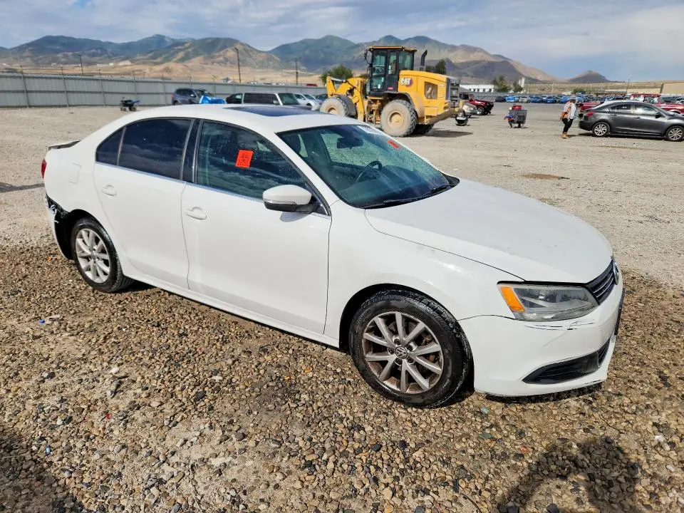 2013 VOLKSWAGEN JETTA SE  