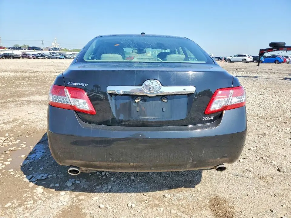 2010 TOYOTA CAMRY XLE V6  