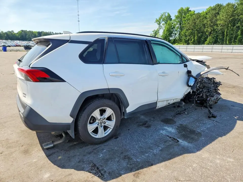 2021 TOYOTA RAV4 XLE  