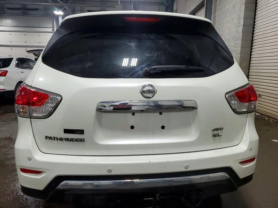 2016 NISSAN PATHFINDER SL  